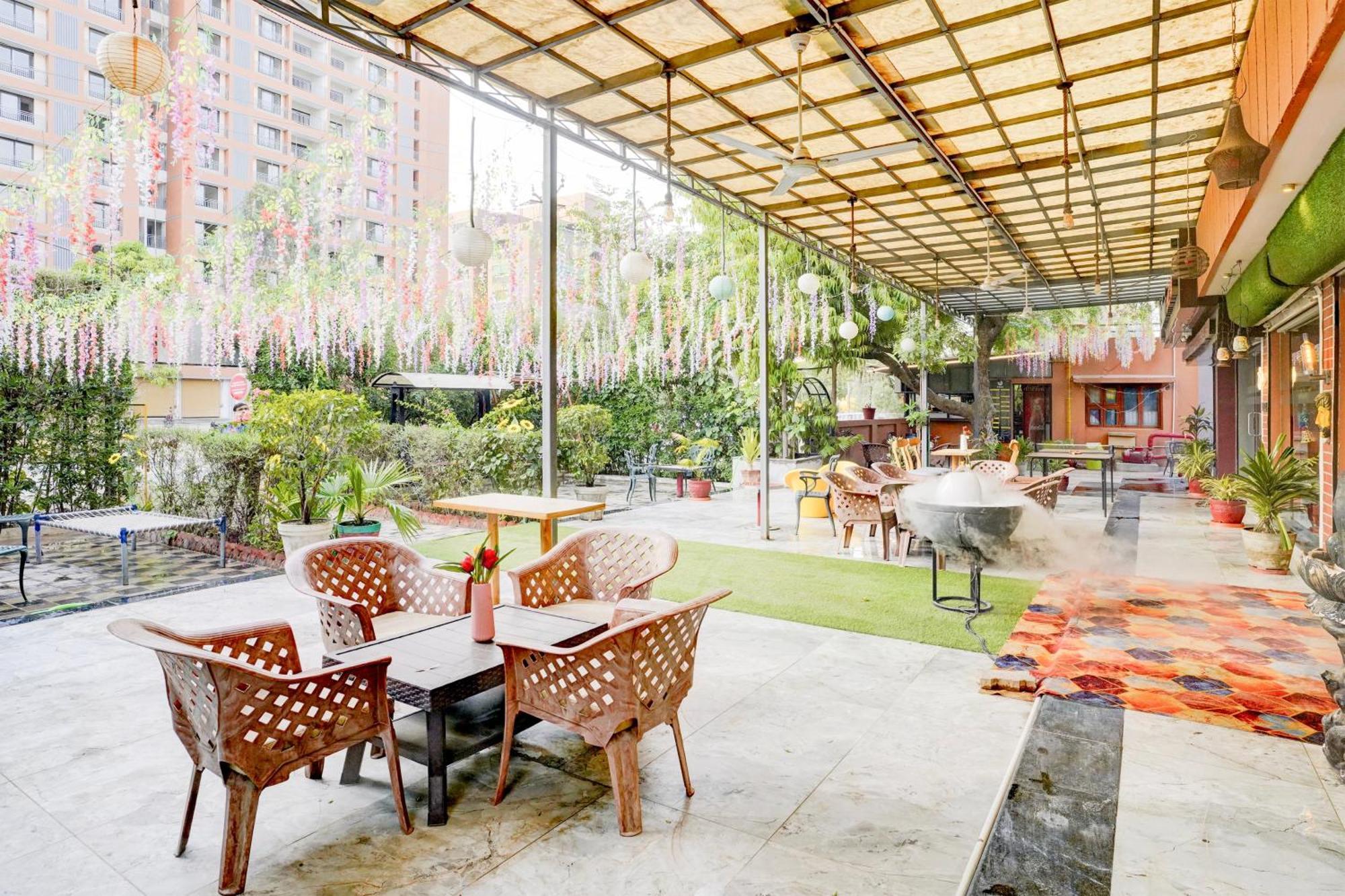 Palette- Siddharth Inn Gandhinagar Exteriör bild