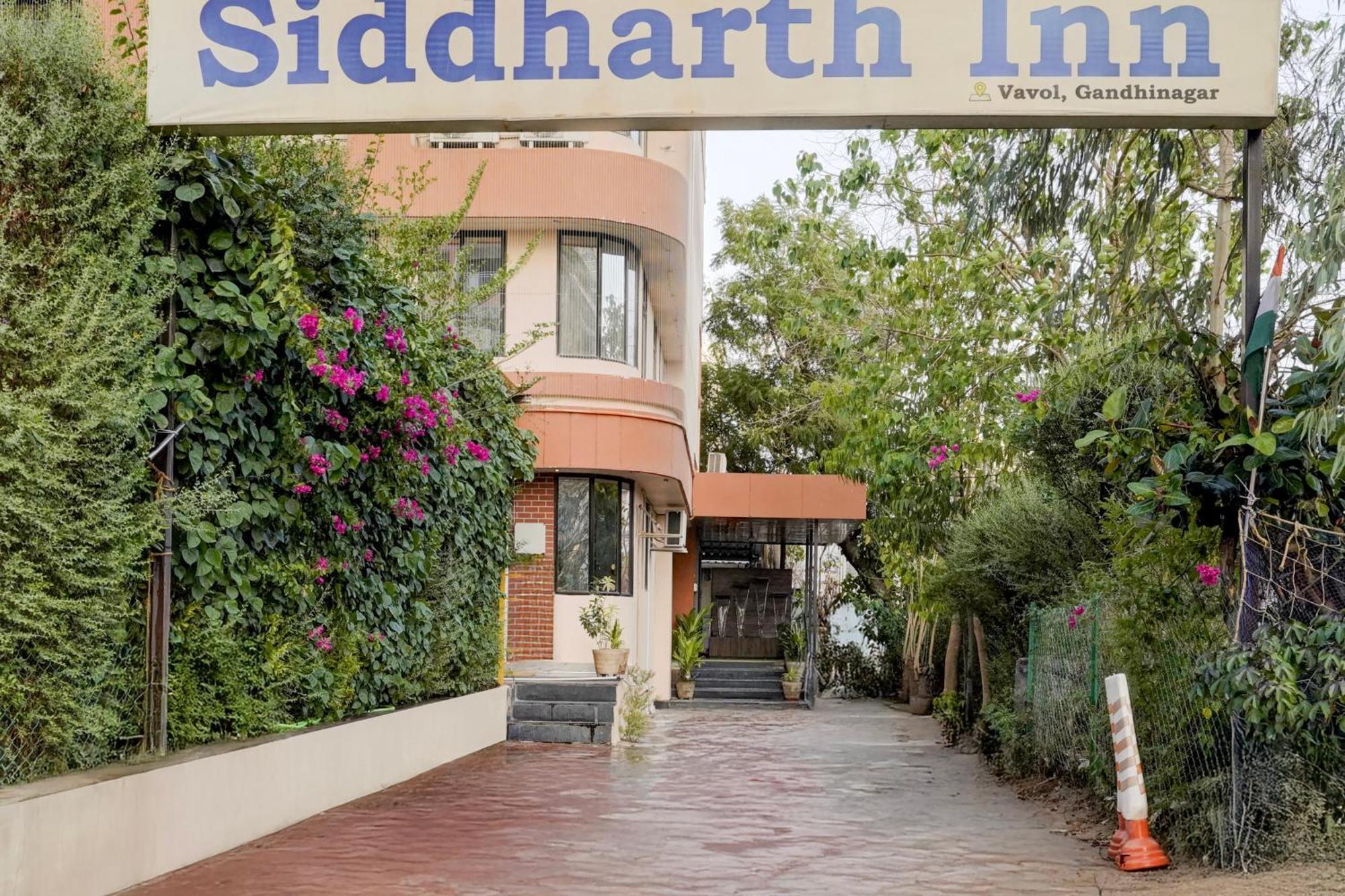 Palette- Siddharth Inn Gandhinagar Exteriör bild