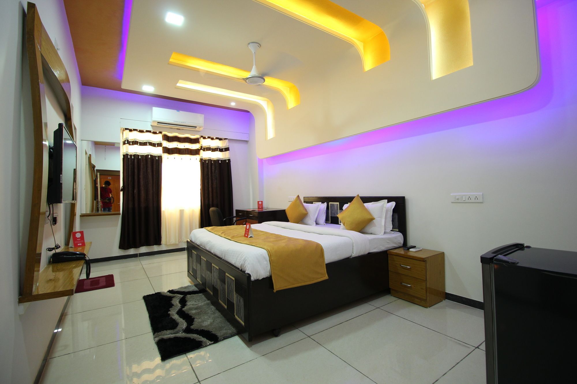 Palette- Siddharth Inn Gandhinagar Exteriör bild